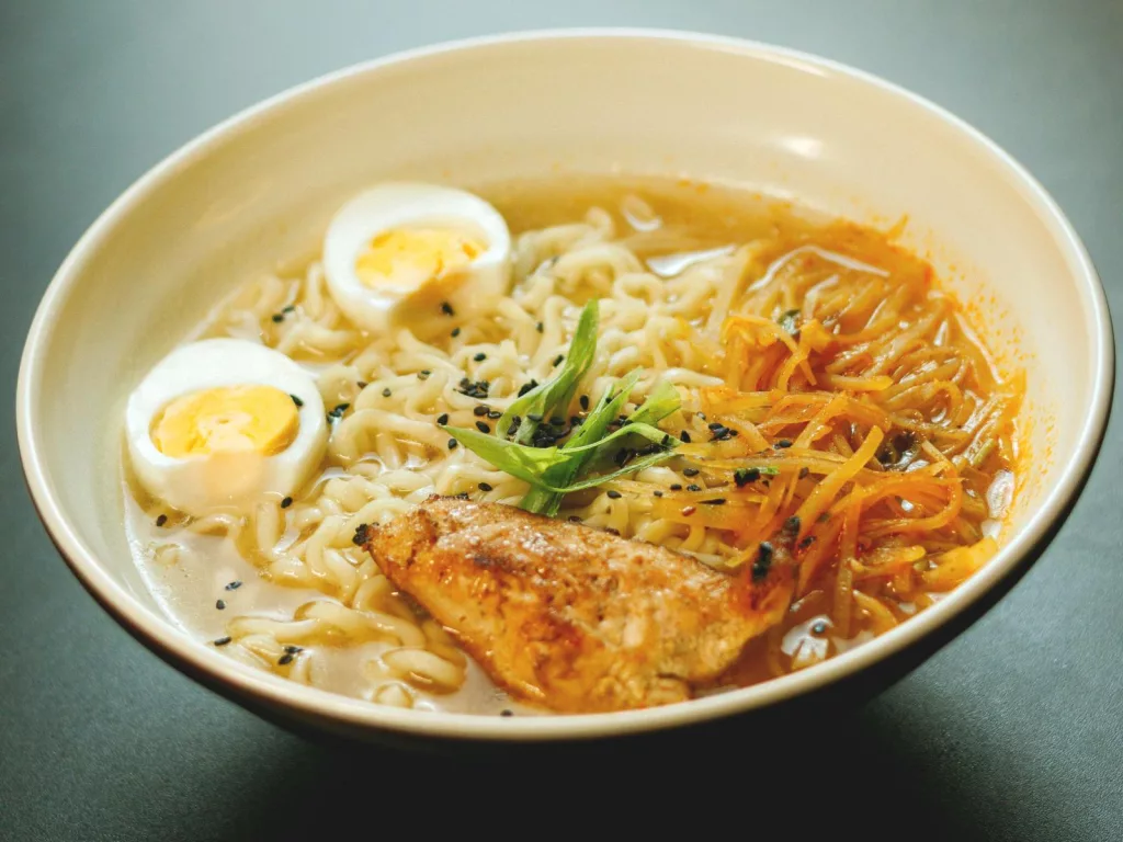 Ramen poulet maison - crédit photo : Vitor Diniz via Pexels