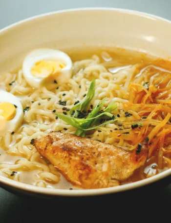 Ramen poulet maison - crédit photo : Vitor Diniz via Pexels