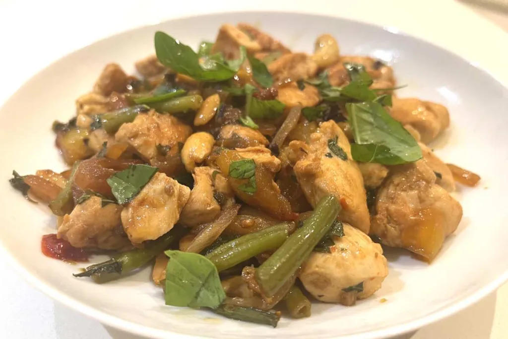 Poulet sauté thaï basilic et noix de cajou