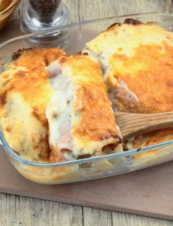 Plat d'endives au jambon gratinées